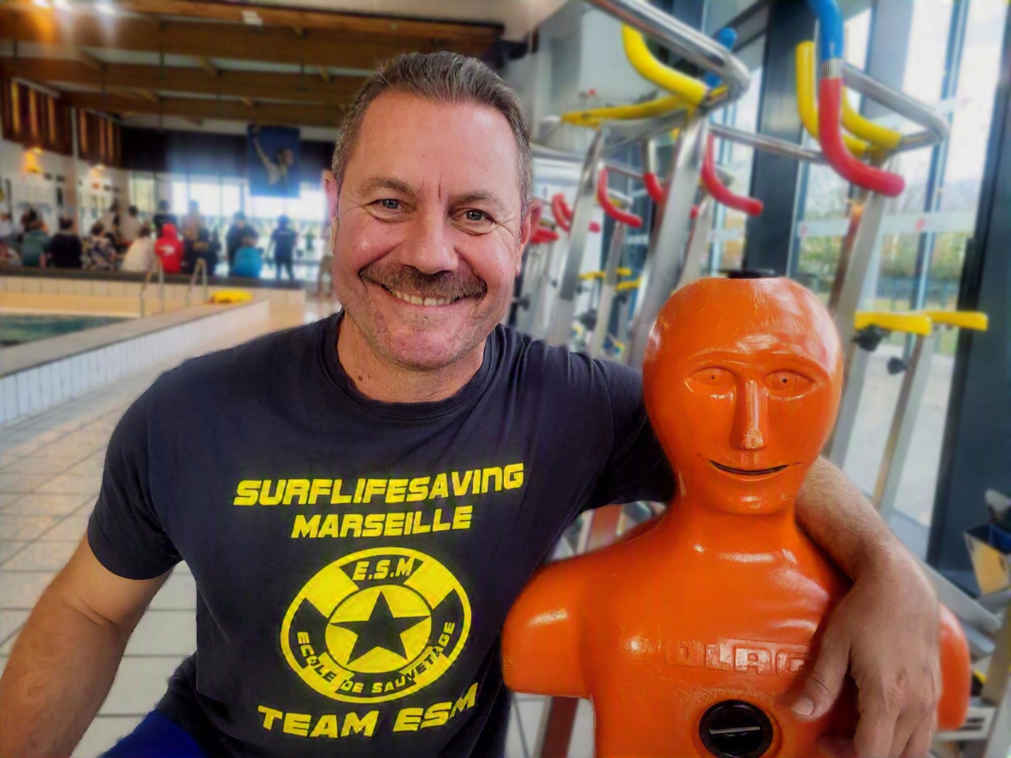 Entraînement avec mannequin de sauvetage