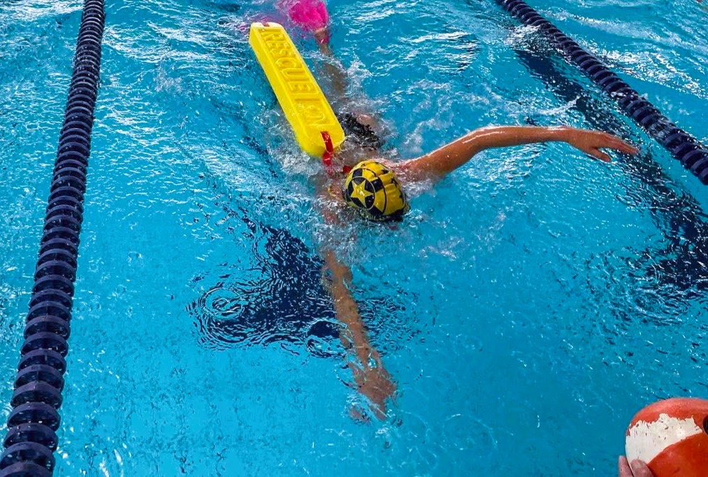 Remorquage avec bouée tube en piscine — Compétition Open ESM Marseille