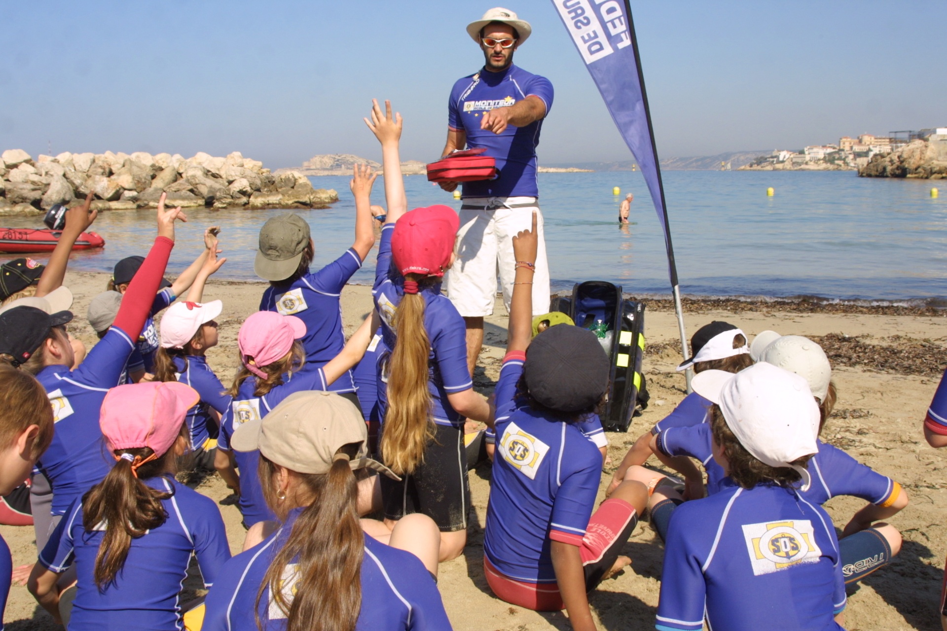 Initiation au secourisme sur la plage — formateur ESM