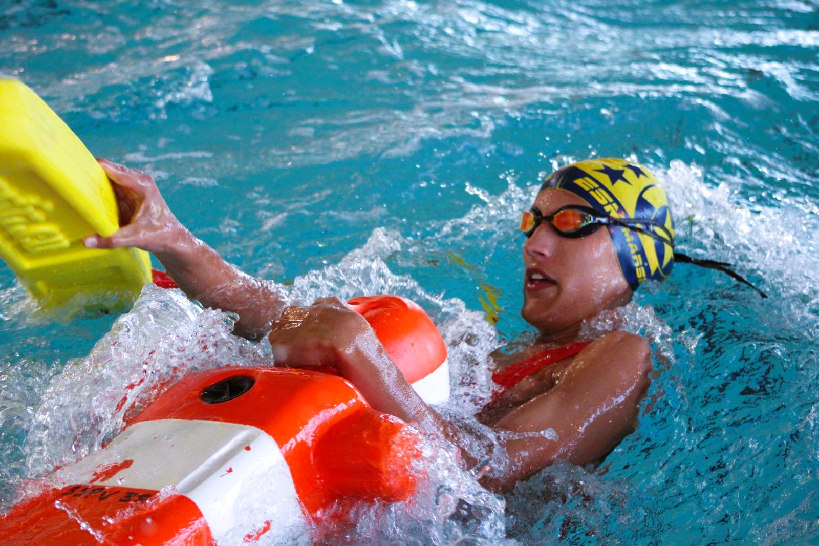 Remorquage avec bouée tube en piscine — Next Génération ESM Marseille