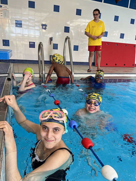 Séance de groupe Handi Sauvetage en piscine